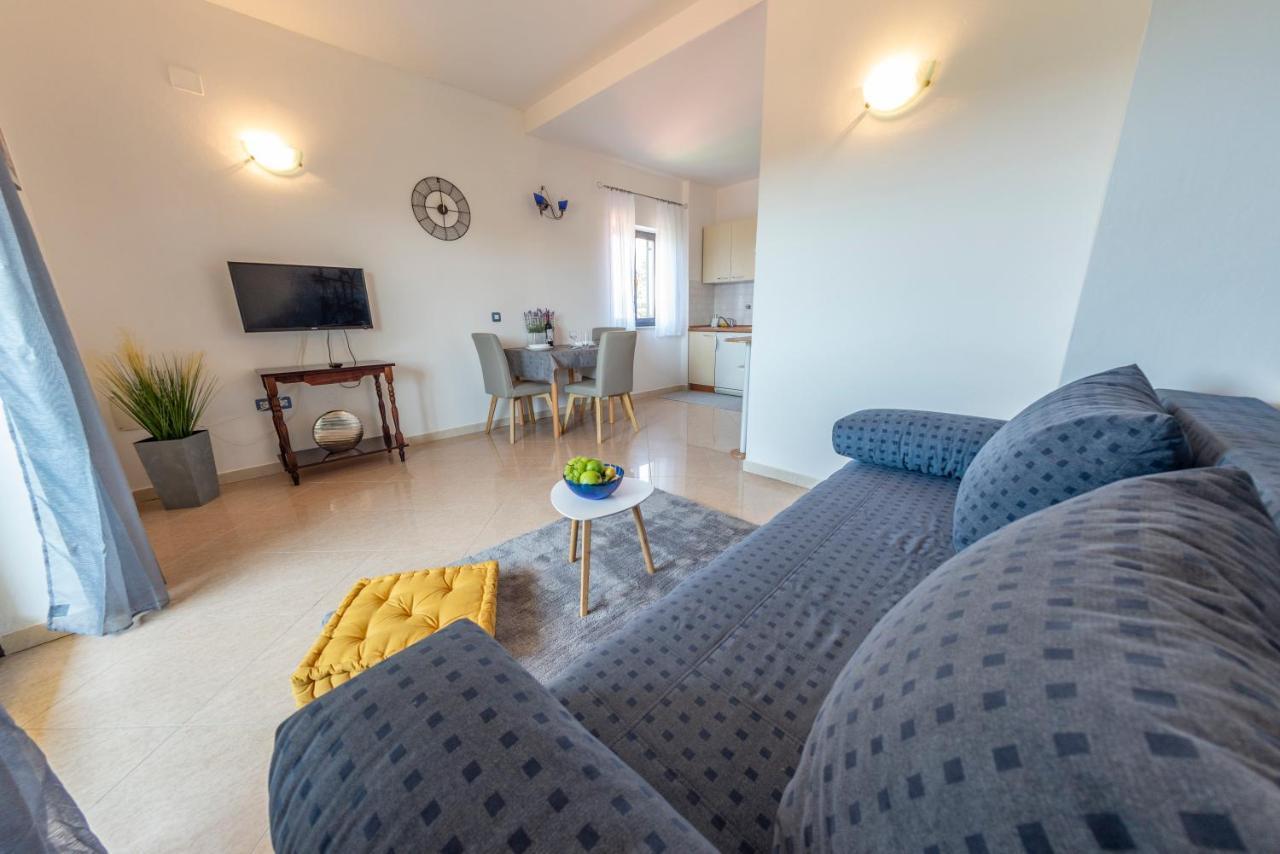 Apartments Krivicic Blue Pomer Εξωτερικό φωτογραφία